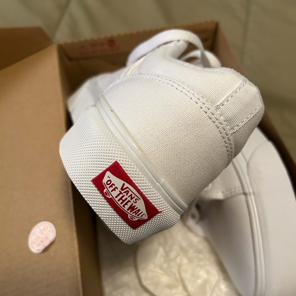 Vans White Sneakers size 5 youth size 6 1/2 women’s - Picture 7 of 8
